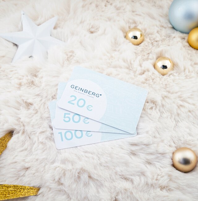 Gutschein-Wertkarten mit diversen Beträgen für den Thermenurlaub im Spa Resort Geinberg | © Spa Resort Geinberg / Tobi Gast