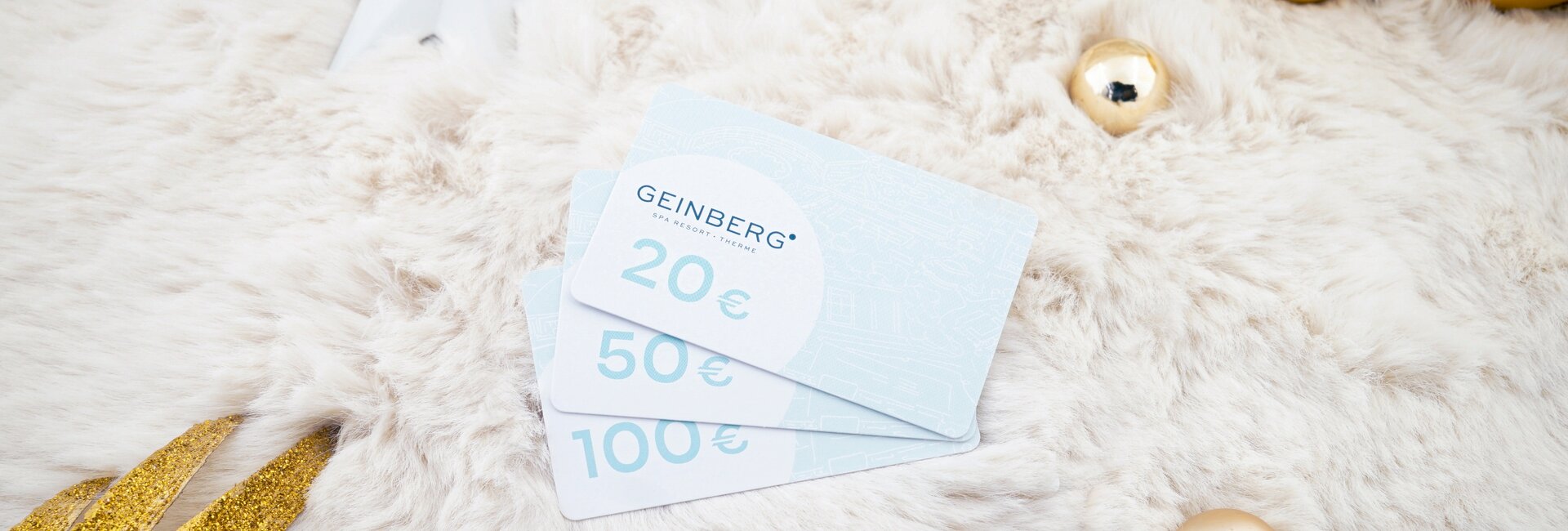 Gutschein-Wertkarten mit diversen Beträgen für den Thermenurlaub im Spa Resort Geinberg | © Spa Resort Geinberg / Tobi Gast