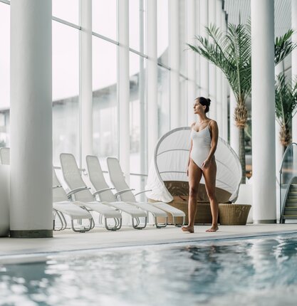 Thermal-Becken indoor der Therme Geinberg | © Spa Resort Geinberg / Chris Perkles