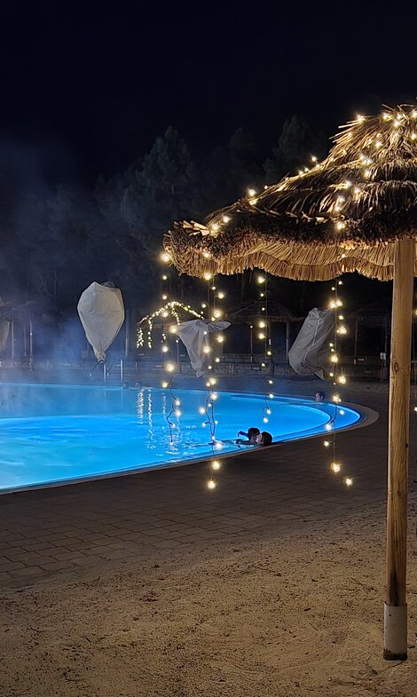 Weihnachtliche Stimmung in der Karibik-Lagune im Spa Resort Geinberg | © Spa Resort Geinberg / Cornelia Schmid